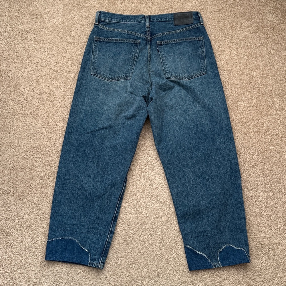 Levi's Medium Blue High-Rise Cropped Straight Jeans - Picture 6 of 13